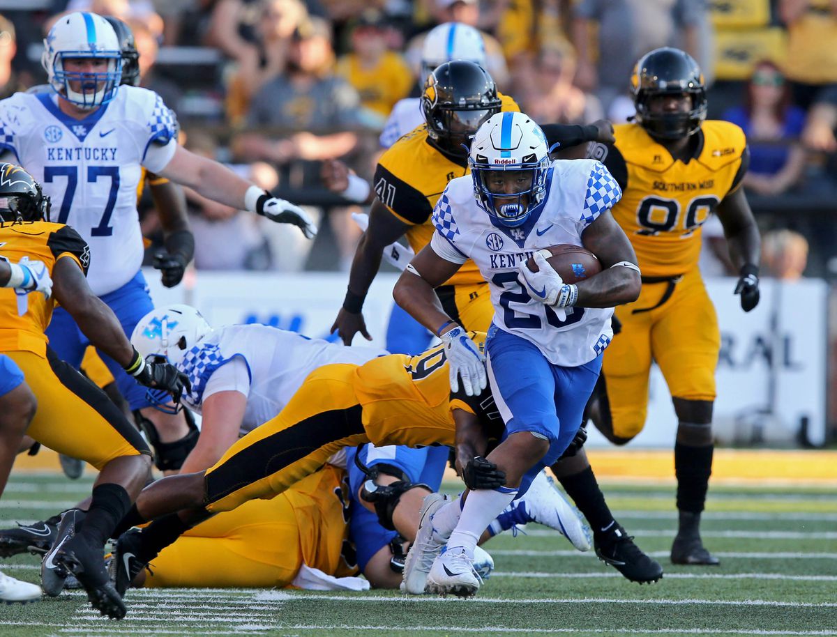 NCAA Football: Kentucky at Southern Mississippi
