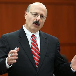 Prosecutor Bernie de la Rosa questions jurors in Seminole circuit court on the eighth day of the George Zimmerman trial, in Sanford, Fla., Wednesday, June 19, 2013.  Zimmerman has been charged with second-degree murder for the 2012 shooting death of Trayvon Martin.