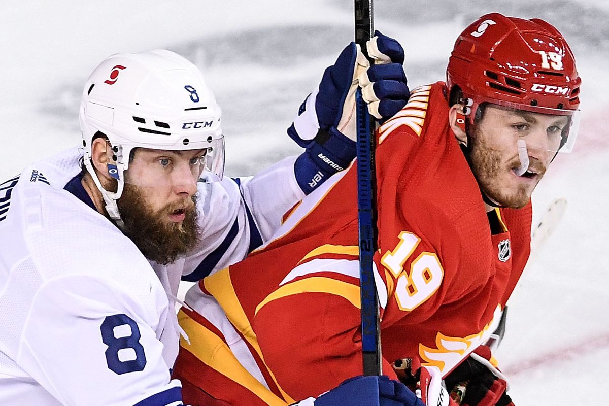 NHL: JAN 26 Maple Leafs at Flames
