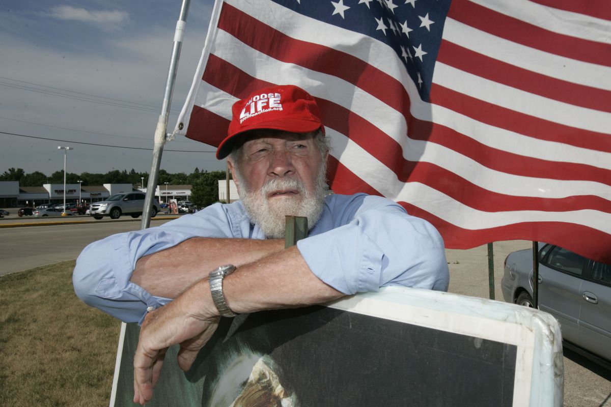 Joe Scheidler, longtime national director of the Chicago-based Pro-Life Action League, has died. Here, he’s shown at an anti-abortion protest in Lake Zurich in 2011.