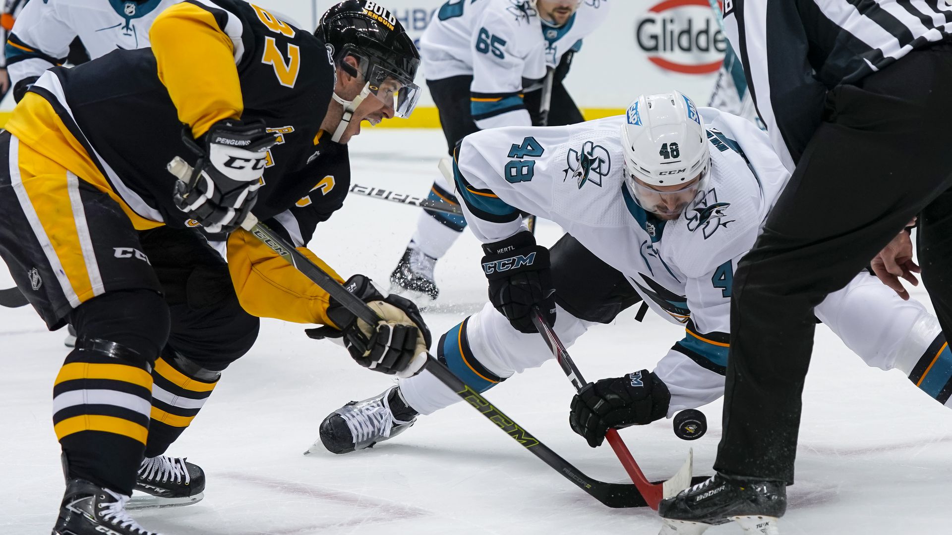 NHL: JAN 02 Sharks at Penguins
