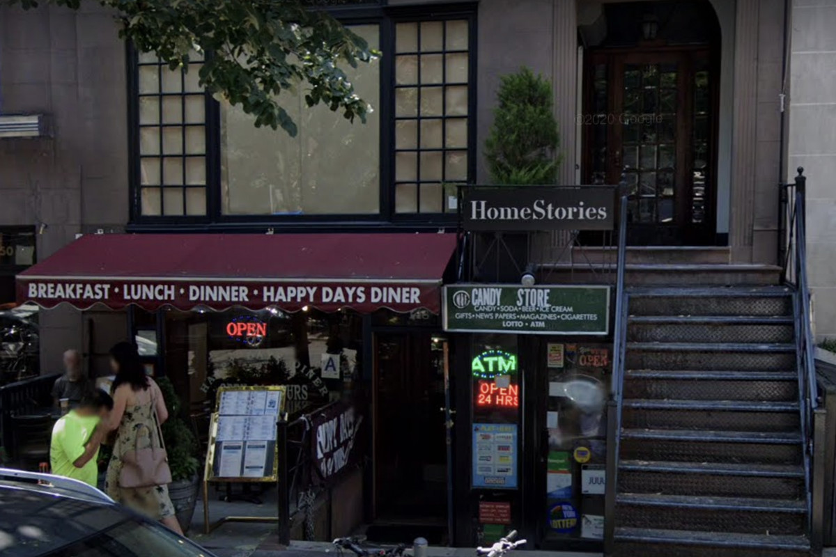 The exterior of Happy Days Diner