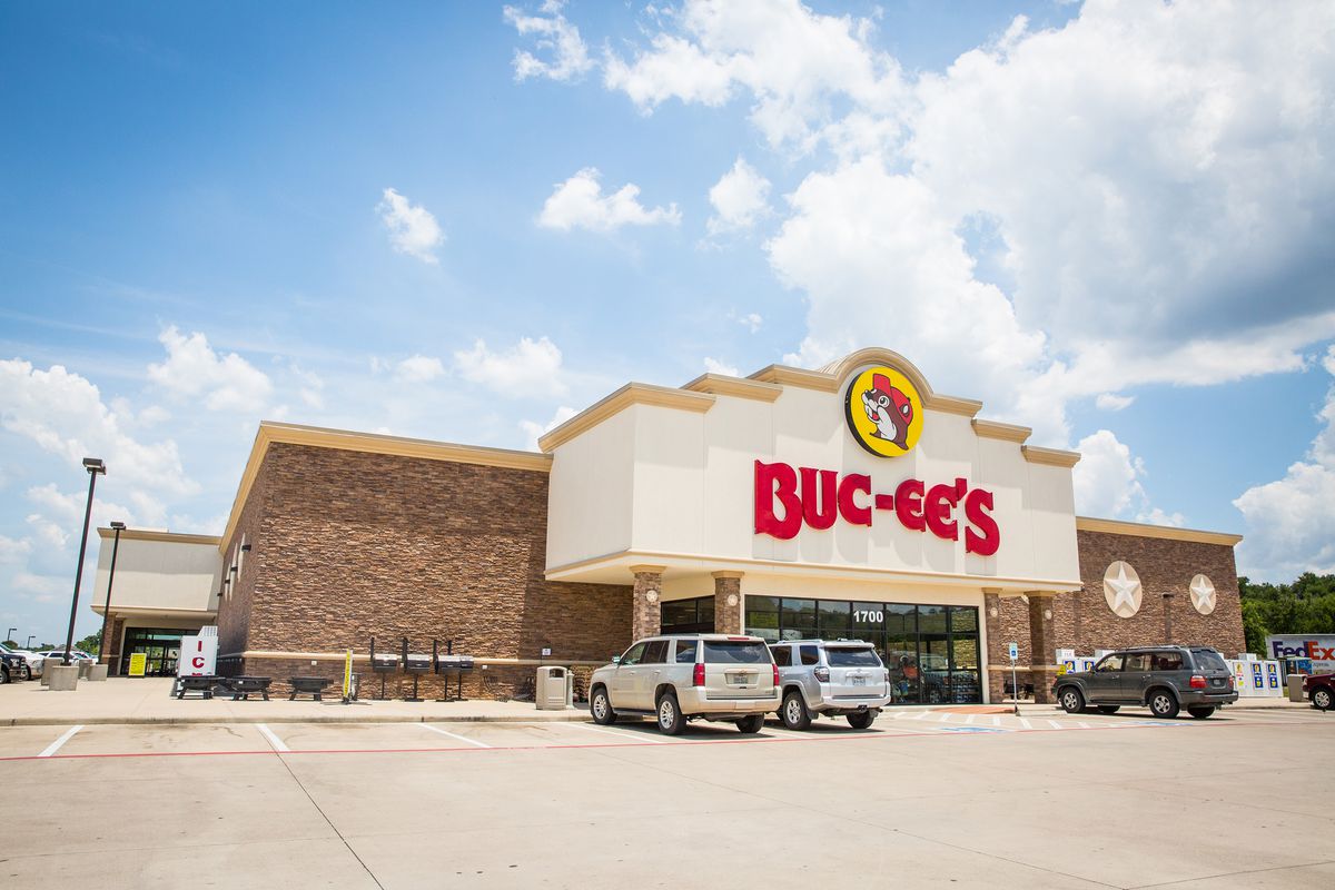 The exterior of Buc-ee’s.