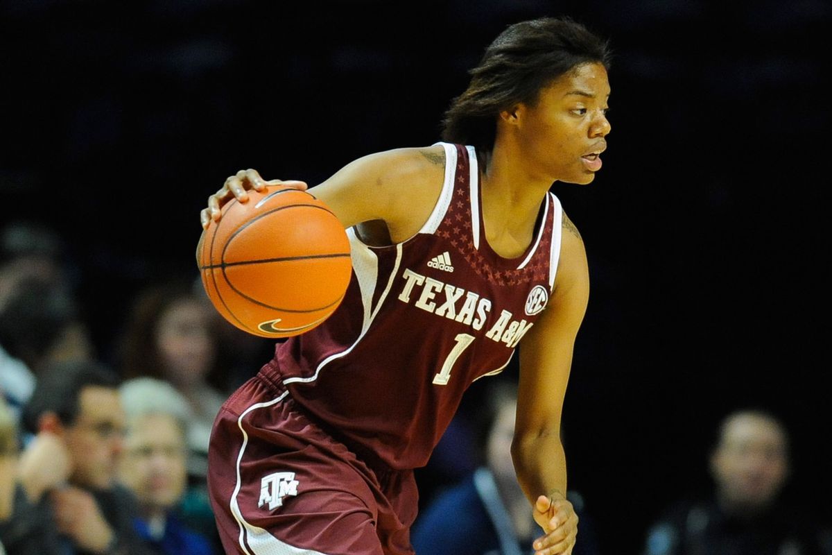 Courtney Williams had 26 points as the Ags stayed a game behind the Gamecocks in the SEC