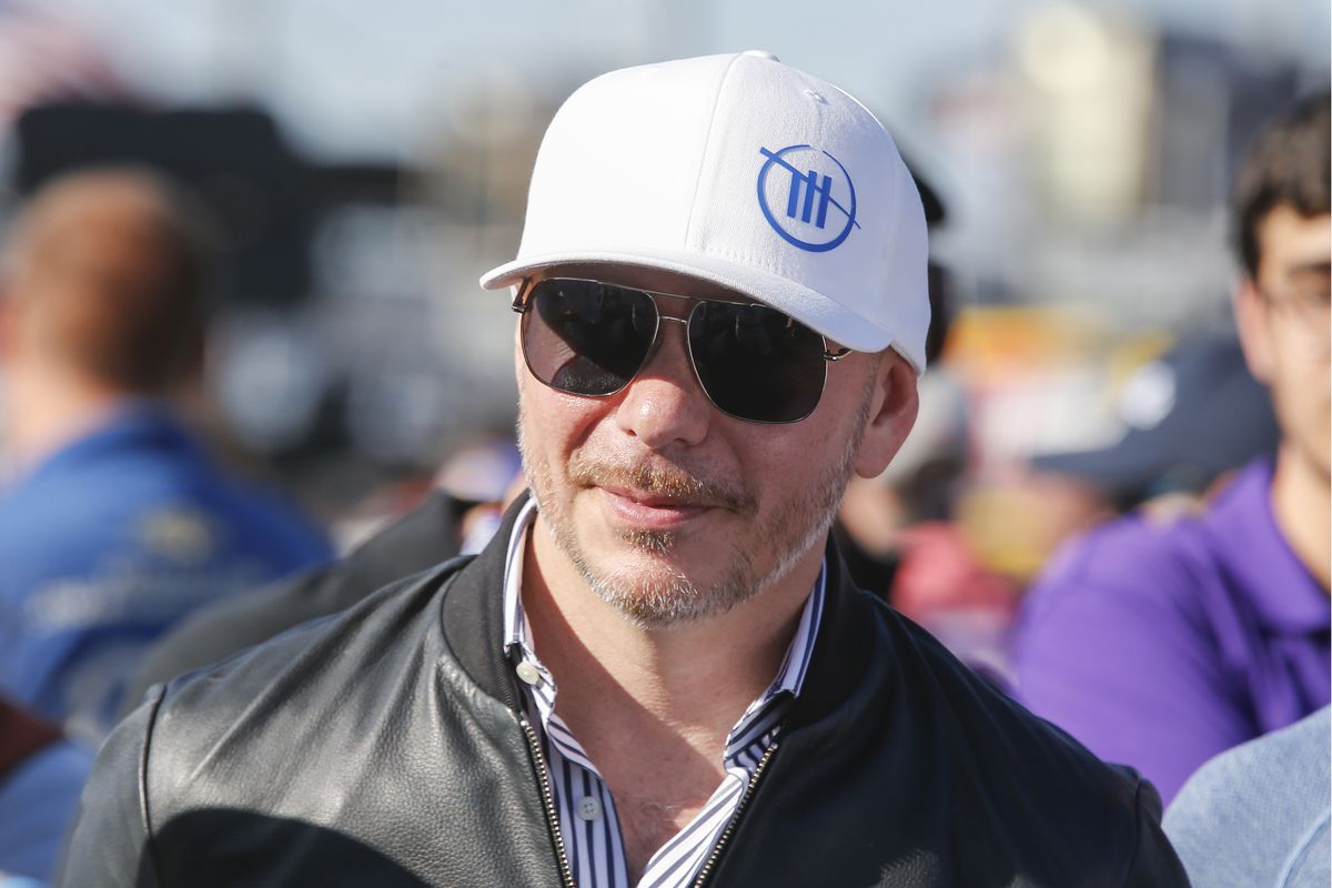 After spending most of the year focused on his NASCAR team, Pitbull is preparing to return to the stage. 