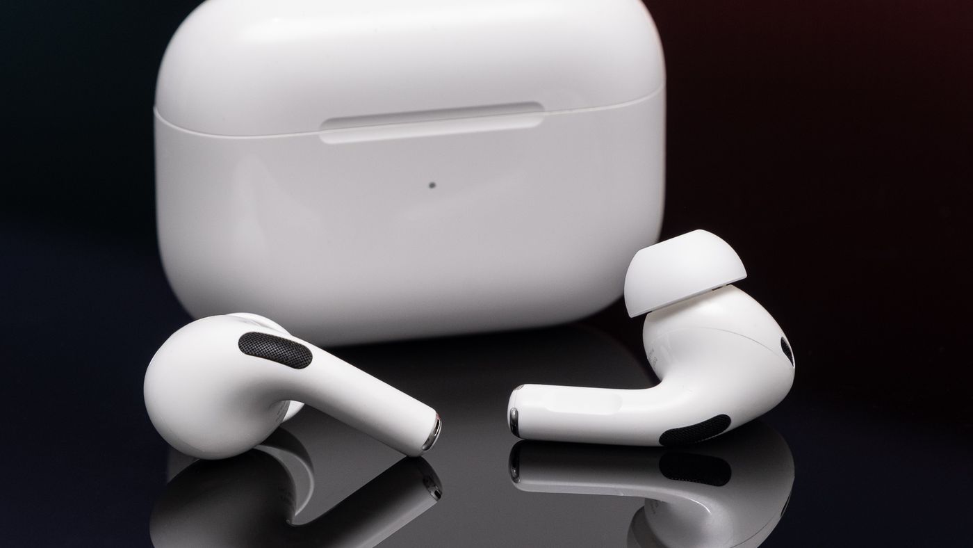 Apple AirPods Pro (second-gen) review: same look, better everything else - The Verge (Picture 3)