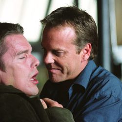 Ethan Hawke, Kiefer Sutherland in “Taking Lives” (2004). |  Warner Bros. 