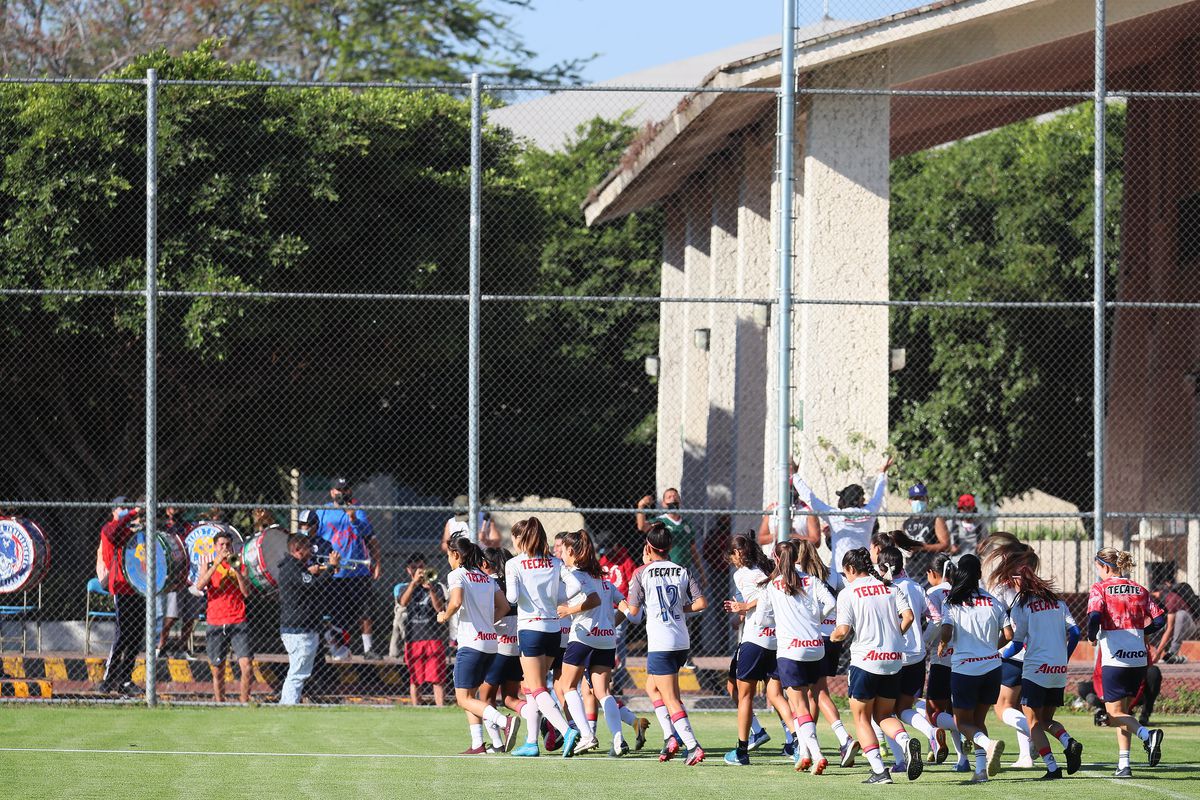 Chivas Femenil players train ahead of their 2021 Guard1anes Liguilla match against Toluca.