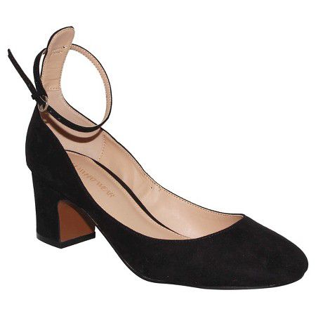 Ankle strap heel, in black