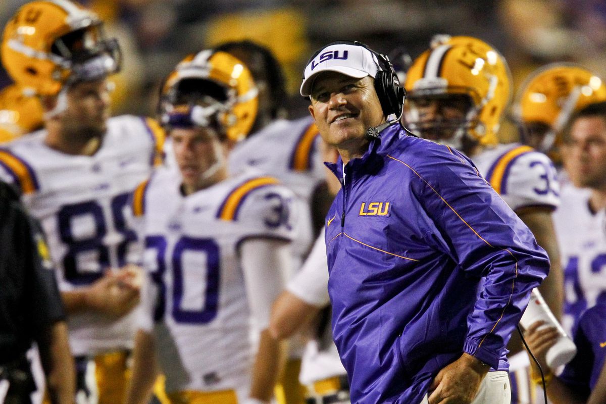 Les Miles is happy to see so many playing the pick'em game this year, probably.  Mandatory Credit: Derick E. Hingle-US PRESSWIRE