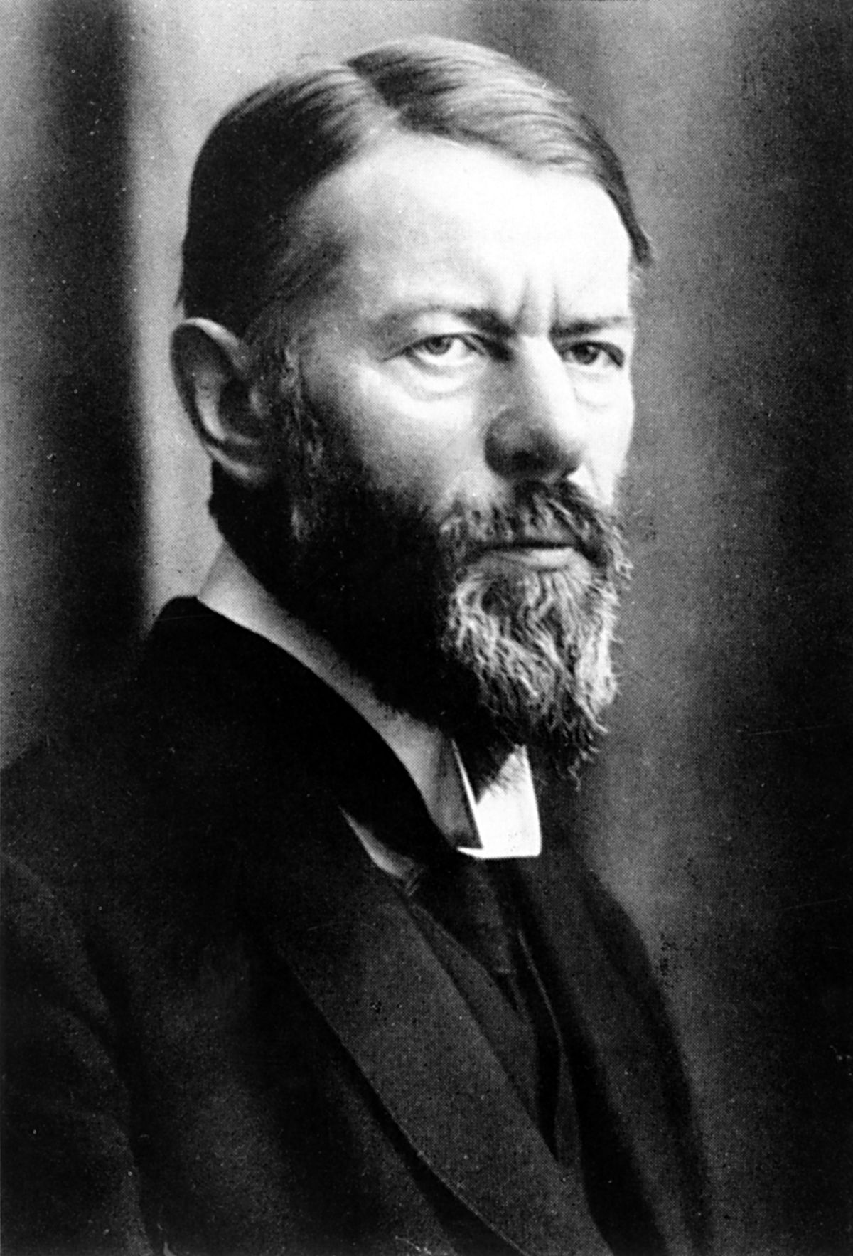 Max Weber, circa 1917.
