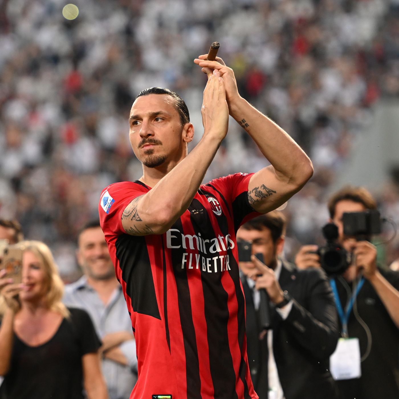 bevægelse væbner Stjerne AC Milan Veteran Zlatan Ibrahimovic Delivers Rousing Speech After Scudetto  Win - The AC Milan Offside