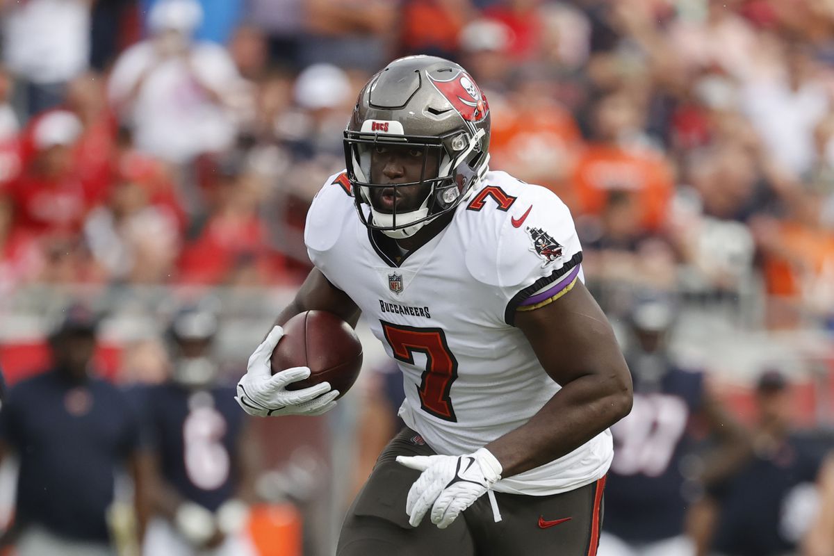 Leonard Fournette fantasy football start/sit advice: What to do with Bucs  RB in Week 10 - DraftKings Network