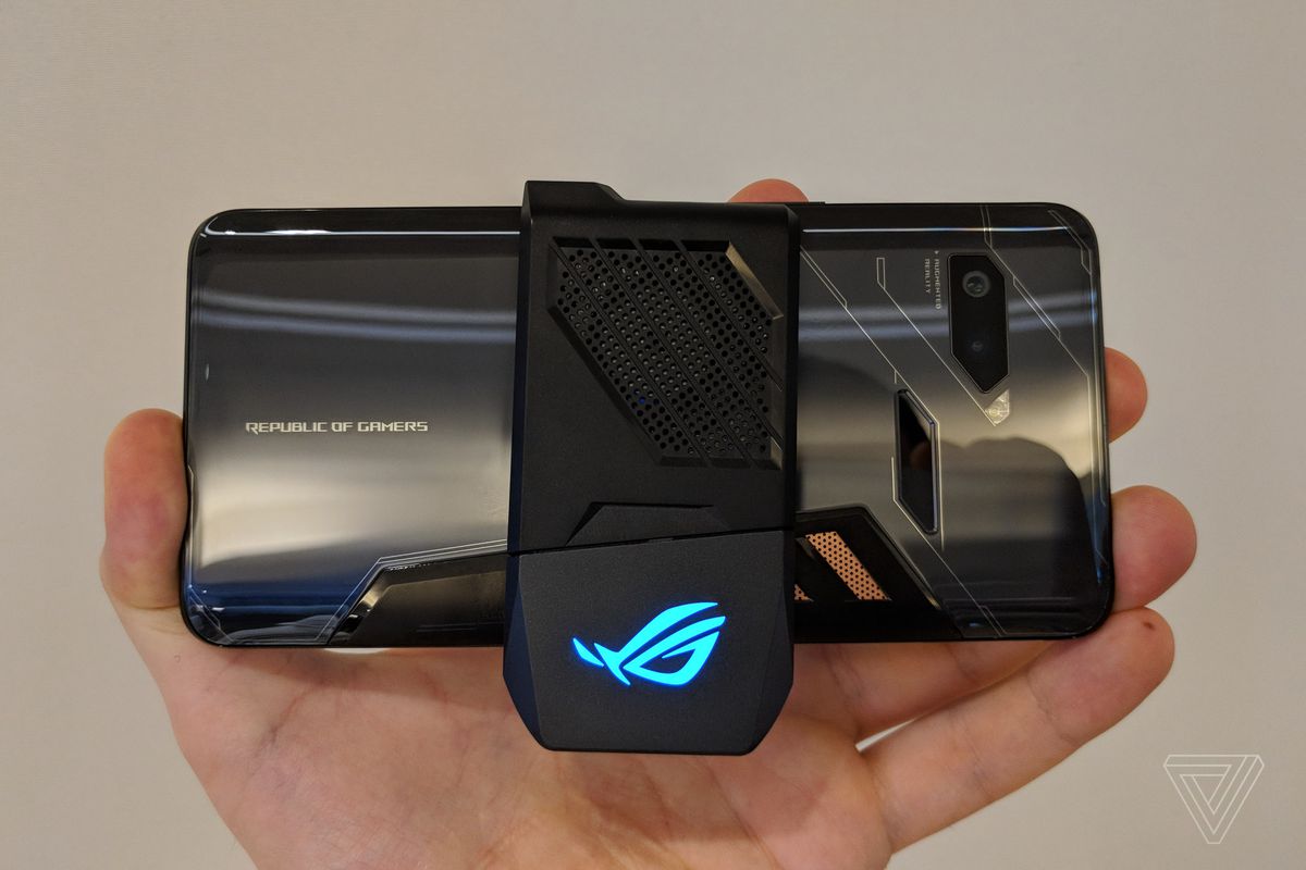 The ROG Phone with optional AeroActive Cooler attached.