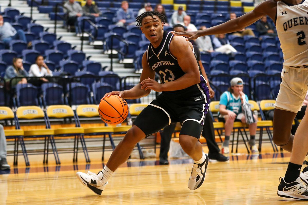 COLLEGE BASKETBALL: JAN 12 Central Arkansas at Queens University of Charlotte