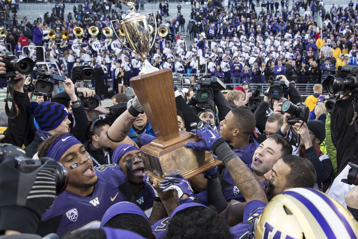 Will Washington get to keep the Apple Cup another year?