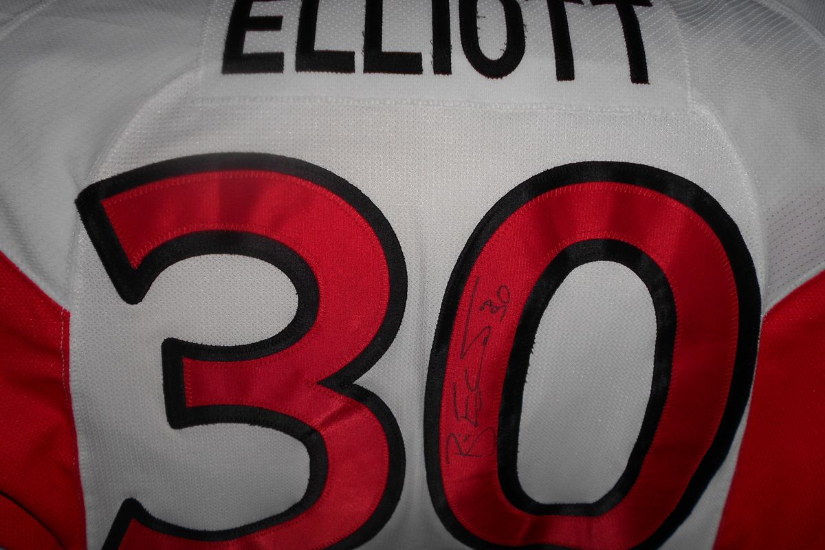 Brian Elliott Ottawa Senators game worn signed 2009 jersey