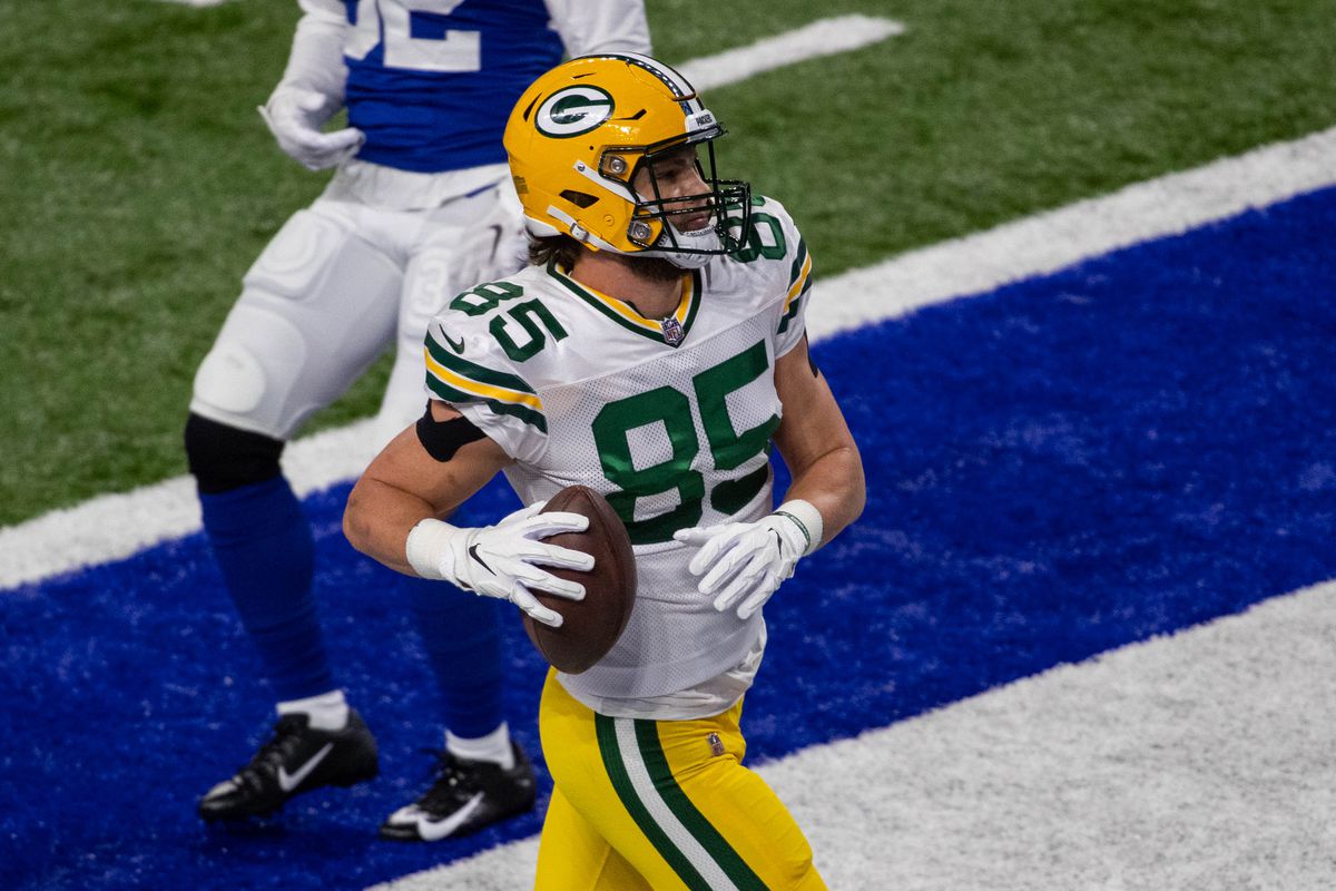 Green Bay Packers tight end Robert Tonyan (85) scores a touchdown in the first half against the Indianapolis Colts at Lucas Oil Stadium.&nbsp;