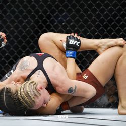 Valentina Shevchenko and Joanna Jedrzejczyk battle at UFC 231.