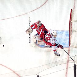 Holtby Stops Shorthanded Semin