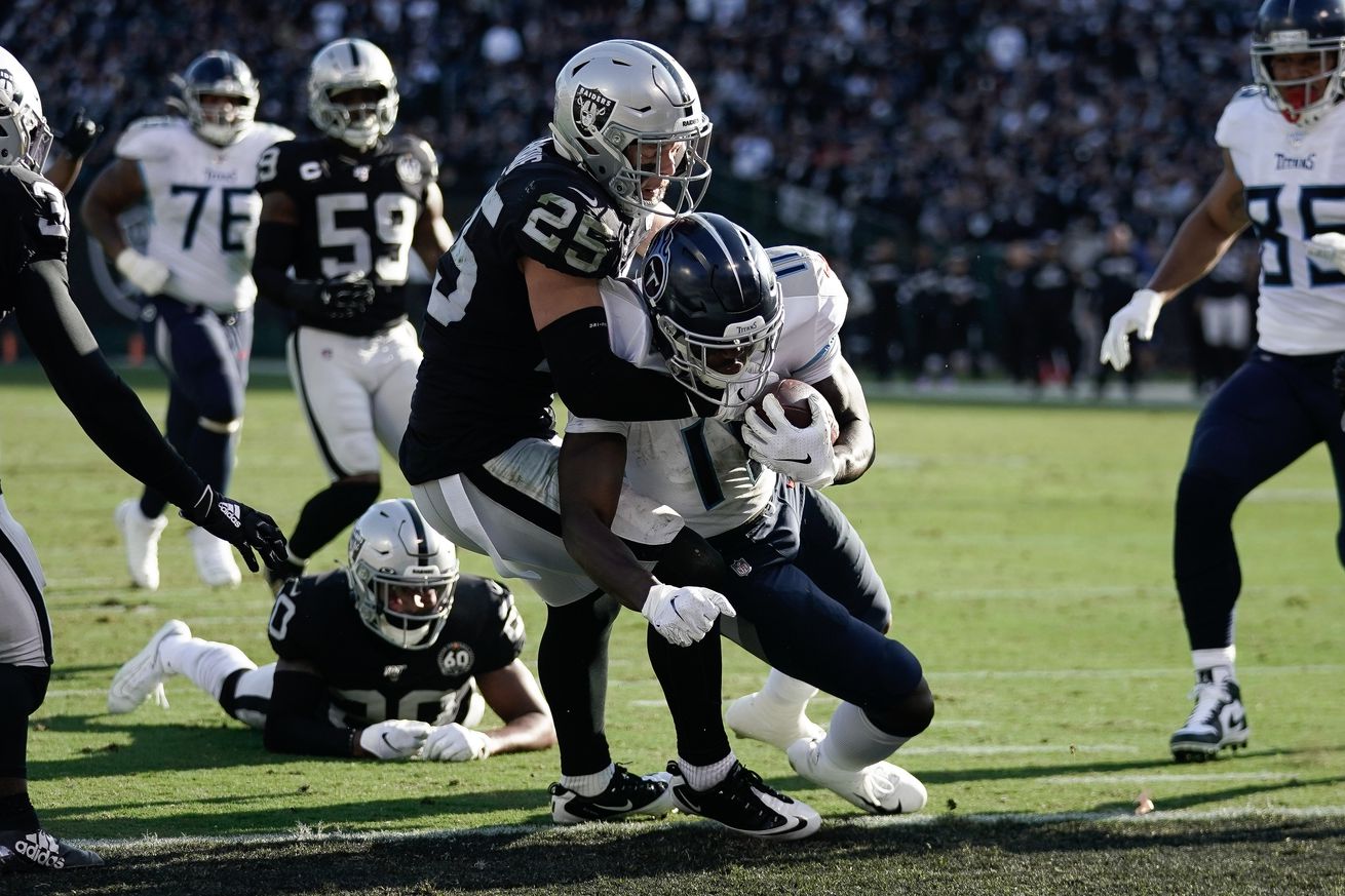 NFL: Tennessee Titans at Oakland Raiders