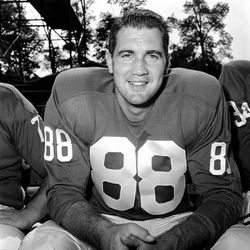 FILE - In this Sept. 17, 1960, file photo, New York Giants placekicker Pat Summerall poses for a portrait in New York. Fox Sports spokesman Dan Bell said Tuesday, April 16, 2013, that Summerall, the NFL player-turned-broadcaster whose deep, resonant voice called games for more than 40 years, has died at the age of 82. (AP Photo/John Rooney, File)