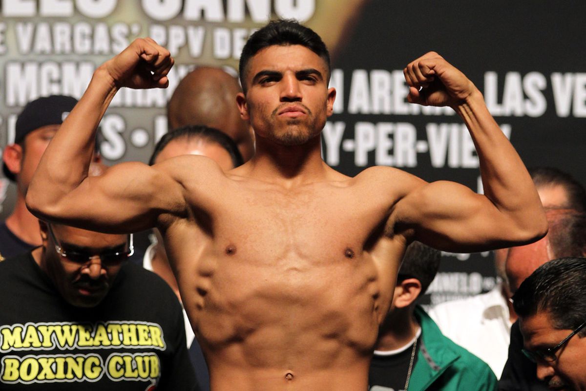 Victor Ortiz is the underdog against Andre Berto -- no, really, he is. (Photo by Al Bello/Getty Images)