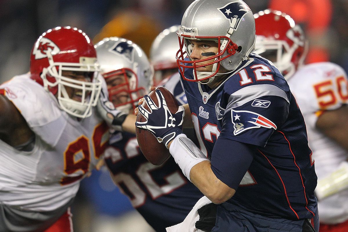 <em>The Eagles may have to watch out for Patriots' scrambling QB Tom Brady.</em>