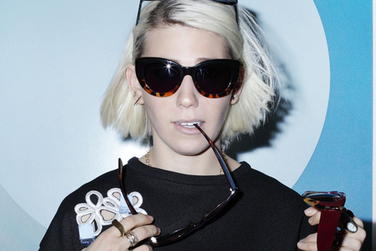 Photo: <a href="http://www.teenvogue.com/fashion/2014-11/zosia-mamet-cynthia-rowley-sunglasses/">Teen Vogue</a>