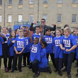 Former Giant David Diehl with youngsters during a Play 60 event.