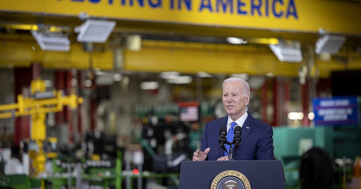 Read more about the article Biden administration doles out $7 billion for hydrogen hubs – The Verge