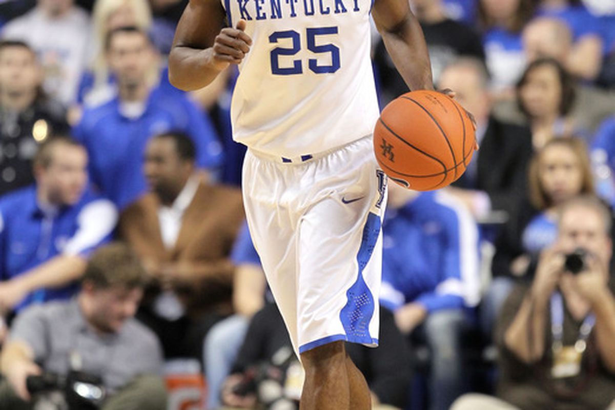 LEXINGTON, KY - JANUARY 07:  Marquis Teague #25  of the Kentucky Wildcats dribbles the ball during the game against the South Carolina Gamecocks at Rupp Arena on January 7, 2012 in Lexington, Kentucky.  (Photo by Andy Lyons/Getty Images)