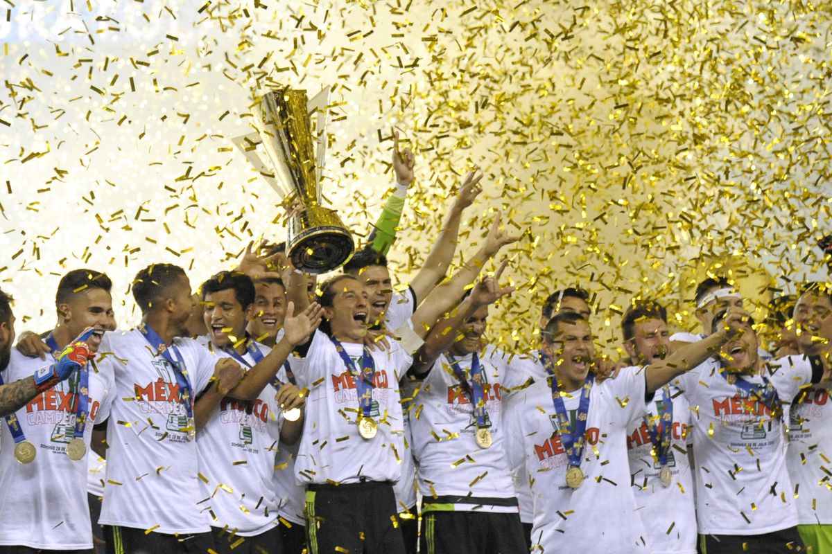 Mexico hoists the comically large CONCACAF Gold Cup in Philadelphia