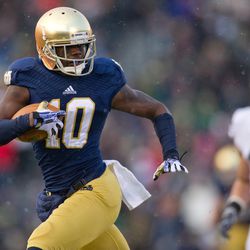 DaVaris Daniels scampers in for a 61-yard TD catch and Notre Dame's first score
