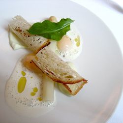 Asparagus from Eleven Madison Park by <a href="http://www.flickr.com/photos/46801360@N07/7665459992/in/pool-29939462@N00/">nomsnotbombs</a>