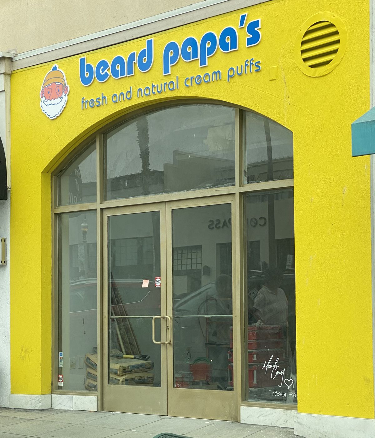 The Girard Avenue Beard Papa storefront