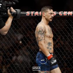 Cub Swanson gets ready for his UFC 227 fight.