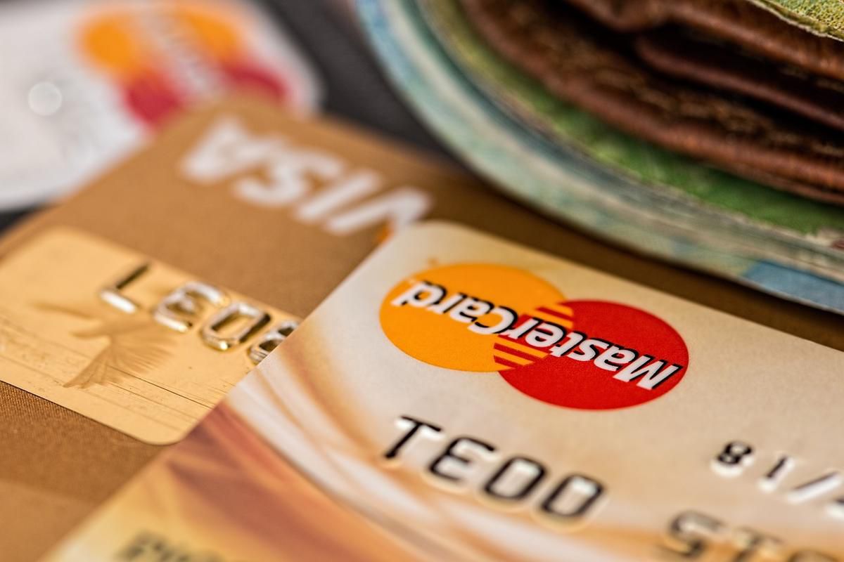 Dave Ramsey writes that credit cards do not provide the same security as having an emergency fund.