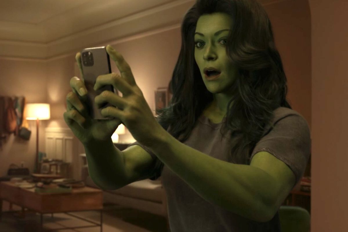 Jennifer Walters aka She-Hulk holds up her phone to take a selfie