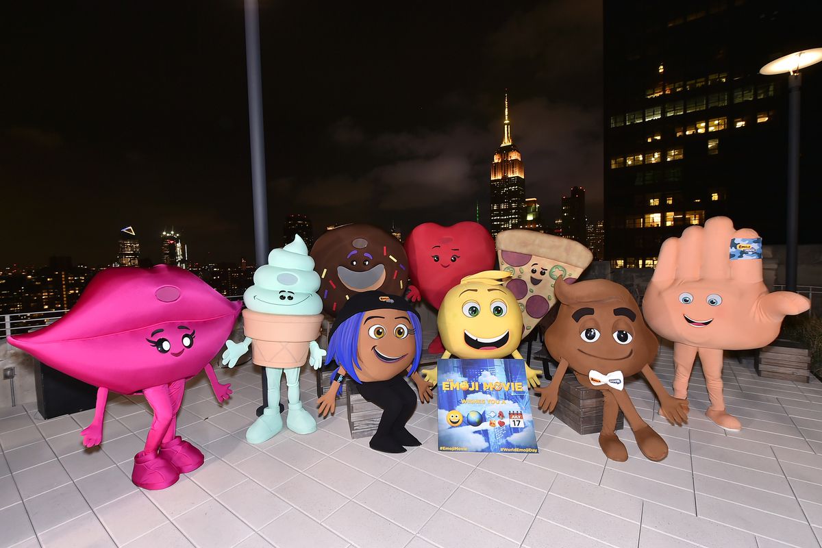 Empire State Building Lighting With Cast Of The Emoji Movie, Girls Who Code And Oath For Good For World Emoji Day