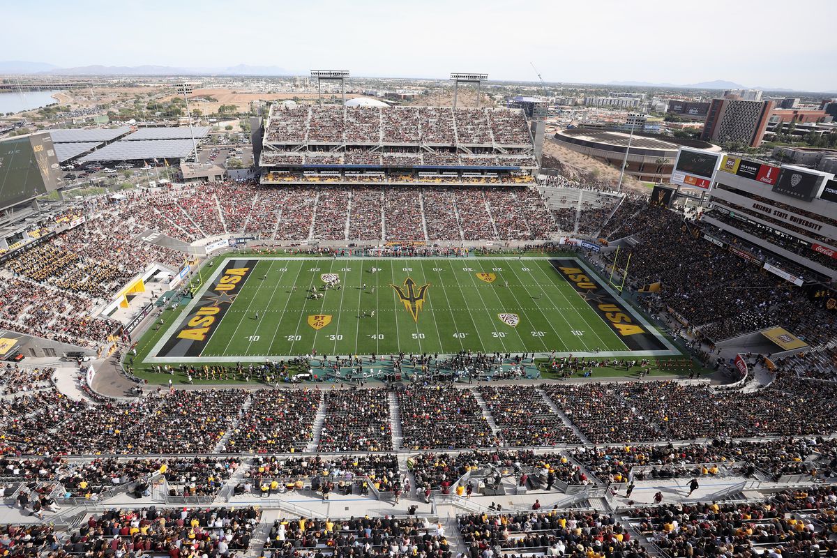 General view of action between the USC Trojans and the Arizona State Sun Devils during the first half of the NCAAF game at Sun Devil Stadium on November 09, 2019 in Tempe, Arizona.&nbsp;
