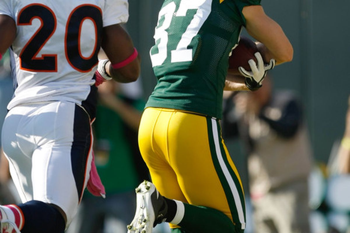 GREEN BAY, WI - OCTOBER 2: Jordy Nelson #87 of the Green Bay Packers runs for a touchdown during the game against the Denver Broncos at Lambeau Field on October 2, 2011 in Green Bay, Wisconsin. (Photo by Scott Boehm/Getty Images)