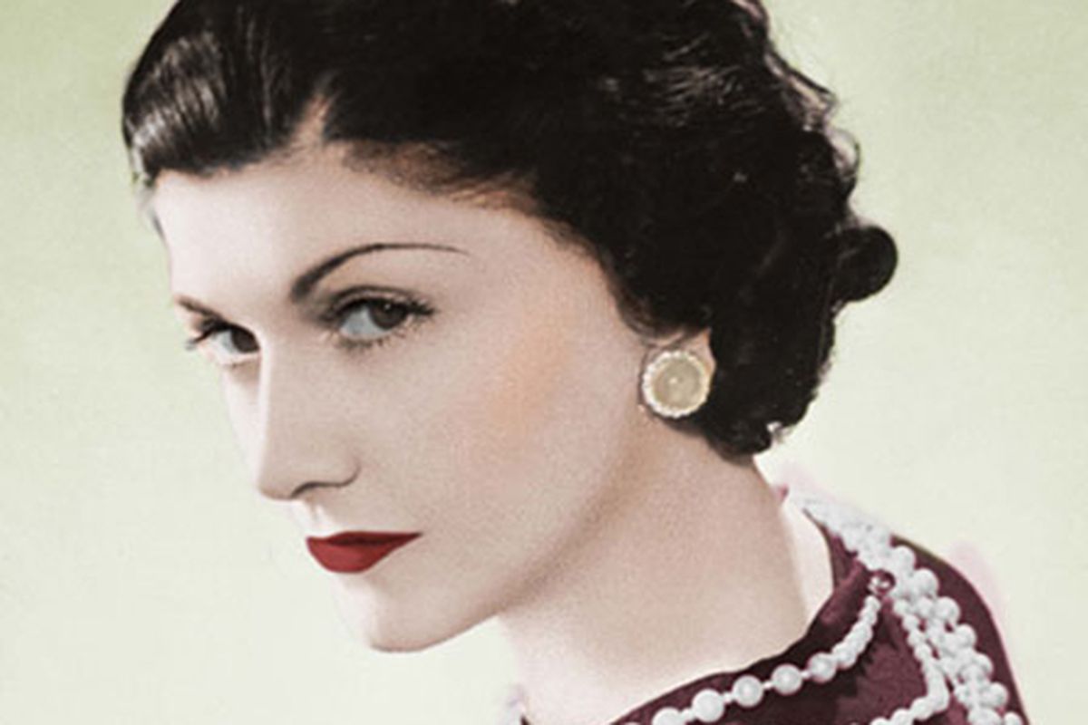 Photo of Coco Chanel via <a href="http://www.thesimplyluxuriouslife.com/2011/05/rules-of-style-gabrielle-coco-chanel.html">thesimpleluxuriouslife.com</a>