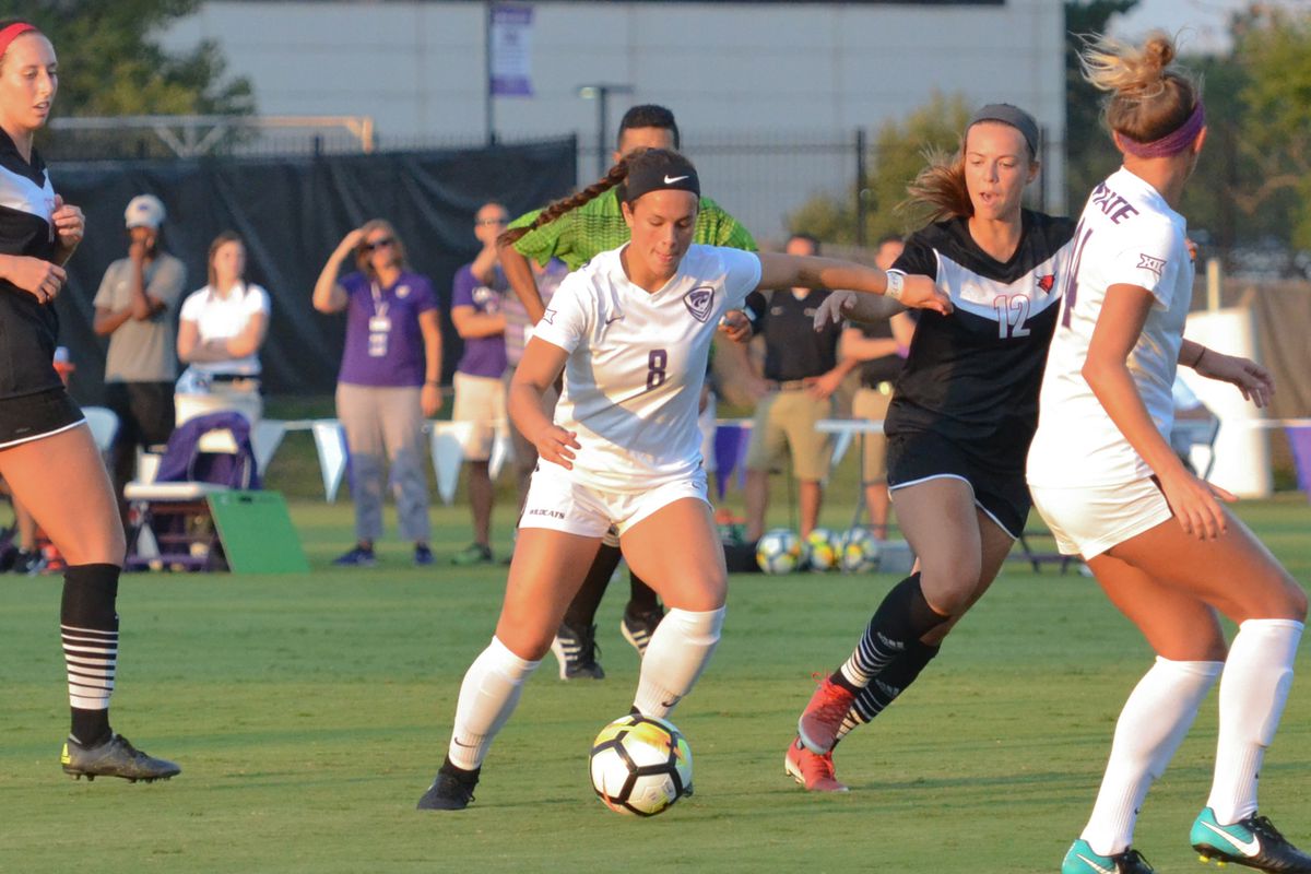 Brookelynn Entz didn’t find the net this weekend, but a big assist resulted in a huge draw. MANHATTAN, KANSAS - Kansas State midfielder Brookelynn Entz (8) dribbles upfield while forward Tatum Wagner (44) looks on during K-State’s 2-0 victory over Omaha on August 30, 2017.
