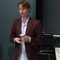 <a href="http://eater.com/archives/2011/10/18/grant-achatz-explains-aviarys-alcoholic-mad-science.php" rel="nofollow">Grant Achatz Explains Aviary's Alcoholic Mad Science</a><br />