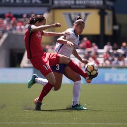 Christine Sinclair tries to control the ball against the Orlando Pride.