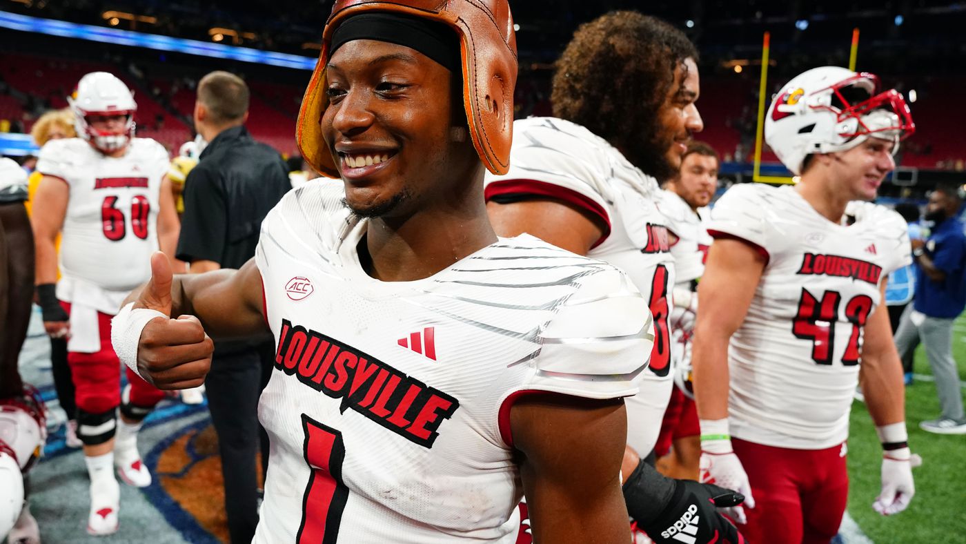 Louisville Defeats Georgia Tech in Thriller, 39-34 - Card Chronicle