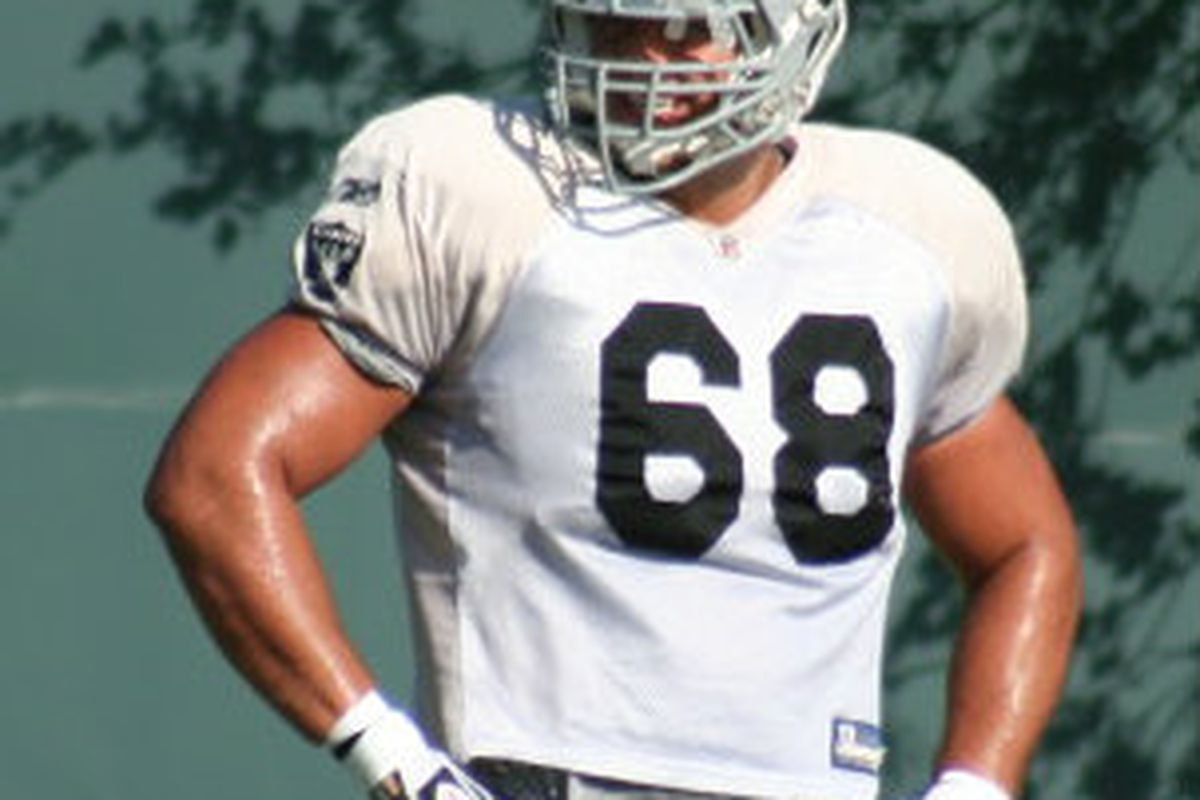 Oakland Raiders offensive tackle Jared Veldheer at 2012 mini camp (photo by Levi Damien)