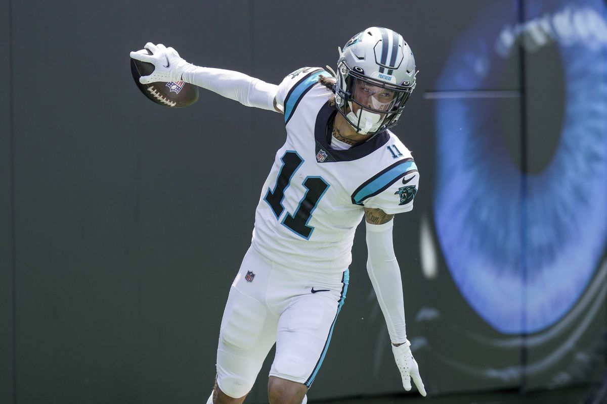 Carolina Panthers wide receiver Robby Anderson (11) celebrates his touchdown reception from quarterback Sam Darnold (not pictured) against the New York Jets during the second quarter at Bank of America Stadium. Mandatory Credit: Jim Dedmon