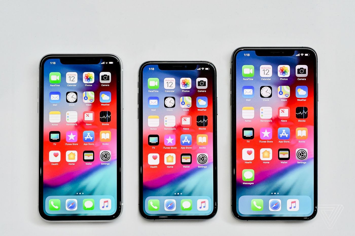 Iphone Xs Vs Xs Max Vs Xr How To Pick Between Apple S Three New Phones The Verge